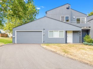 17650 NW Rolling Hill Ln, Beaverton, OR 97006