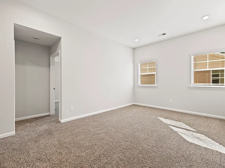 139 Classic Dr — Photo 22