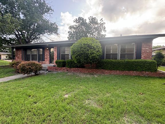 2nd image of 2349 Mount Carmel Dr