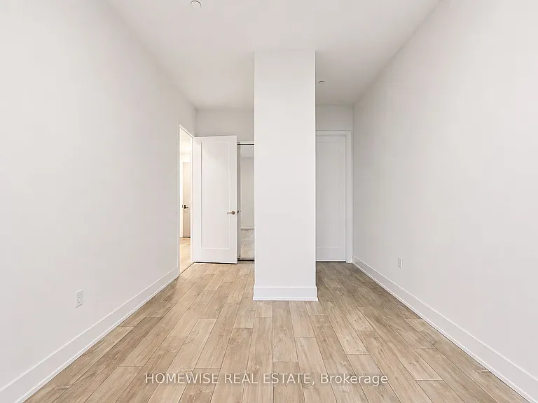 858 Dupont St #Penthouse 28 — Photo 14