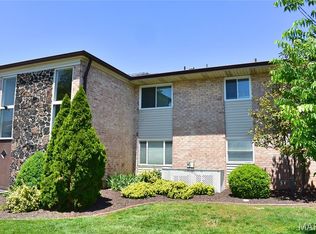 10003 Sakura Dr APT D, Saint Louis, MO 63128