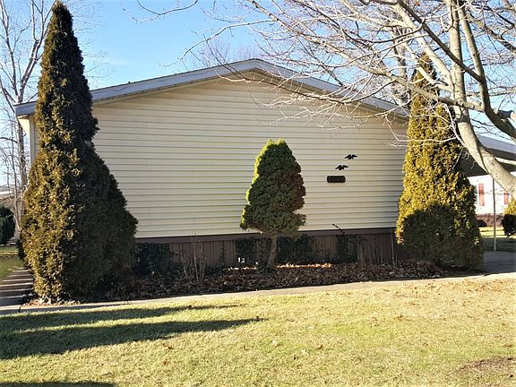 2nd image of 120 Pin Oak Cir