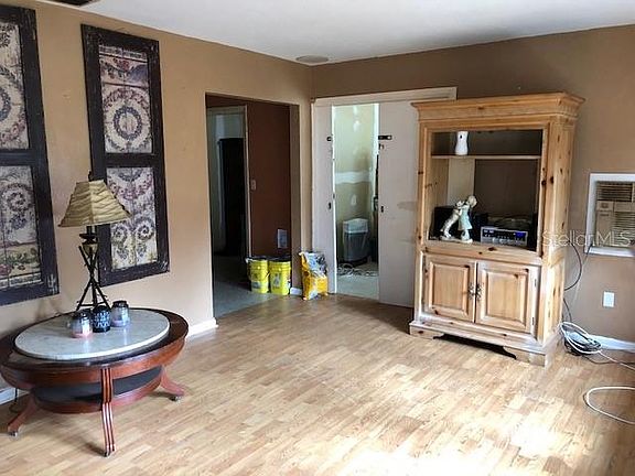 2nd image of 9 Evonaire Cir