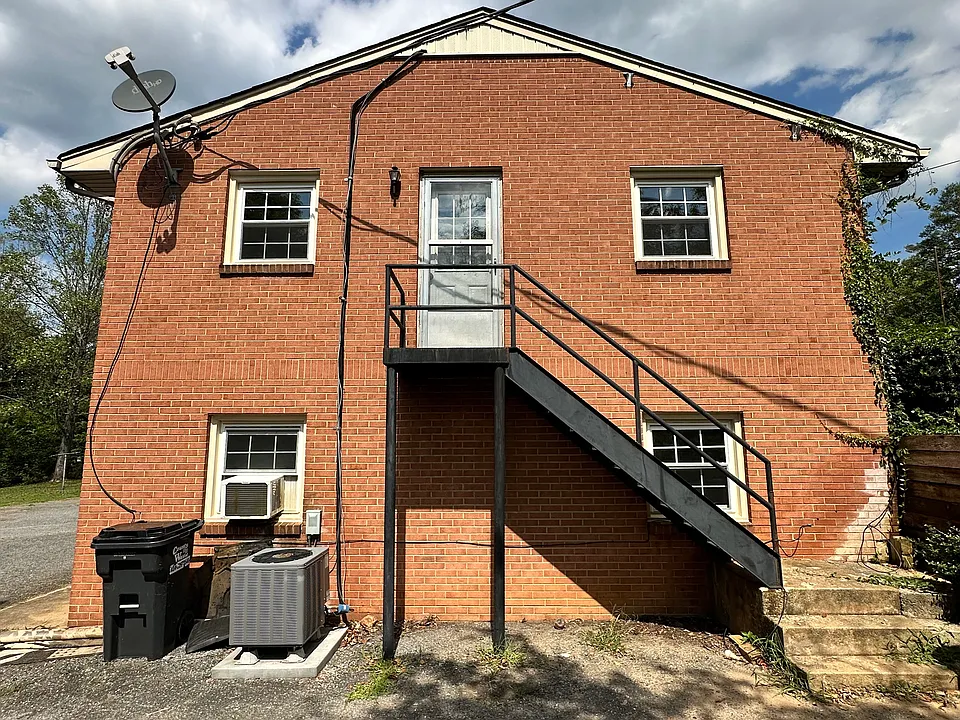 Side Entrance Unit 101