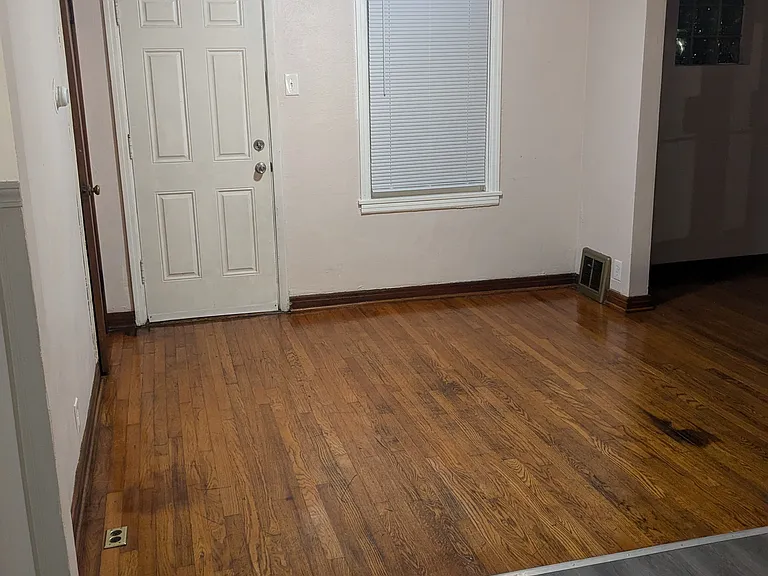 6506 Lillian Ave — Photo 2