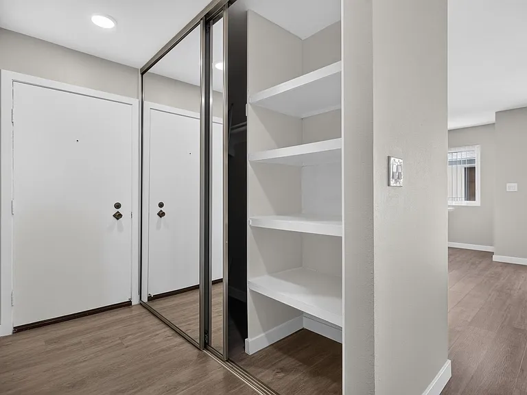 425 Coronado Ave — Photo 37