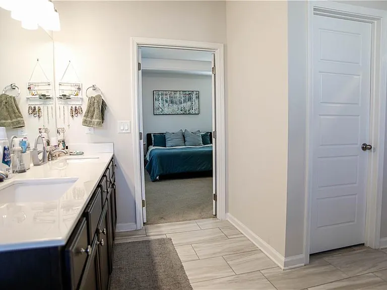 5329 Fox Hill Ln — Photo 38