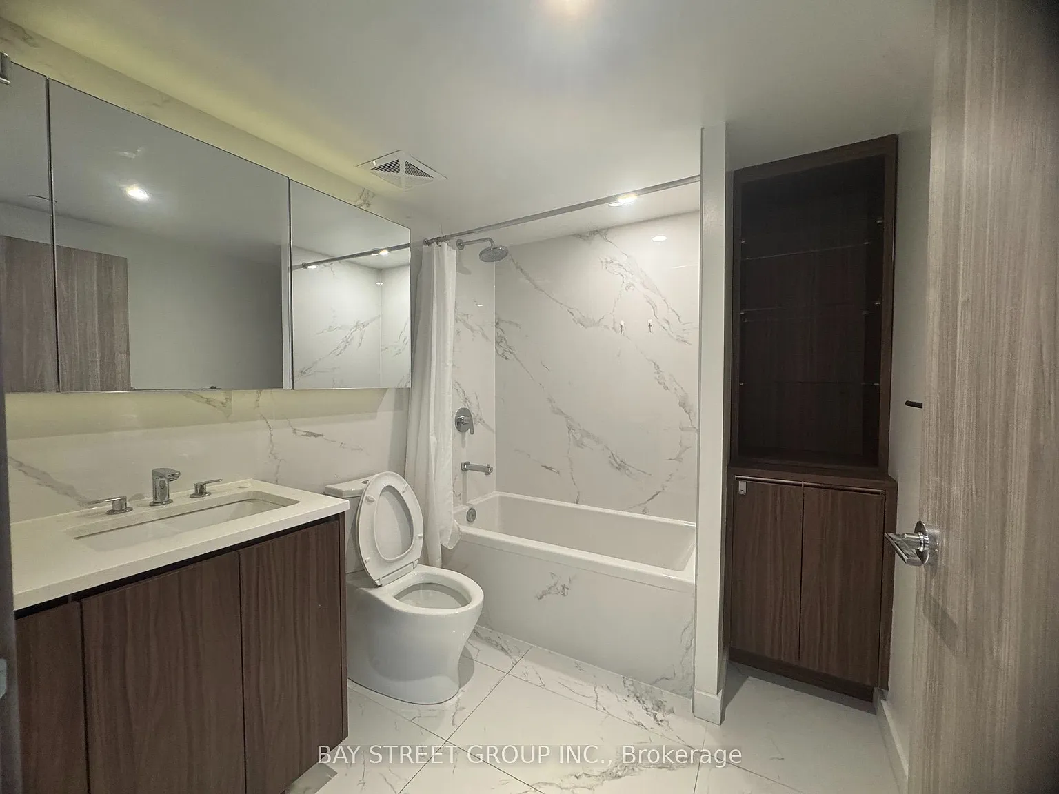 2 bed, $2,300 — Photo 3
