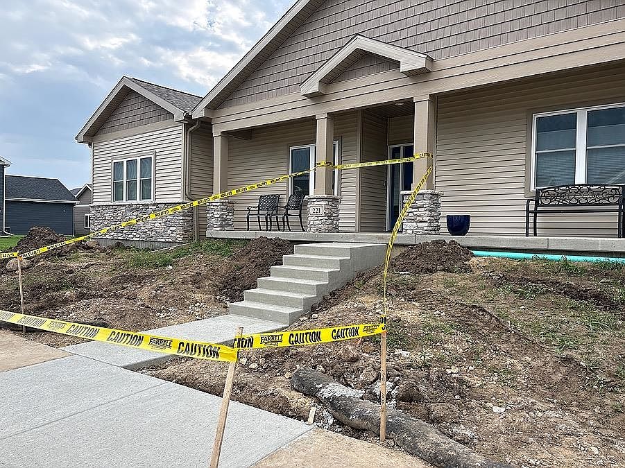 1st image of 221 Little Bear Dr