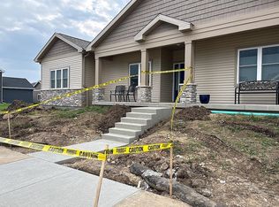 221 Little Bear Dr, Middleton, WI 53562