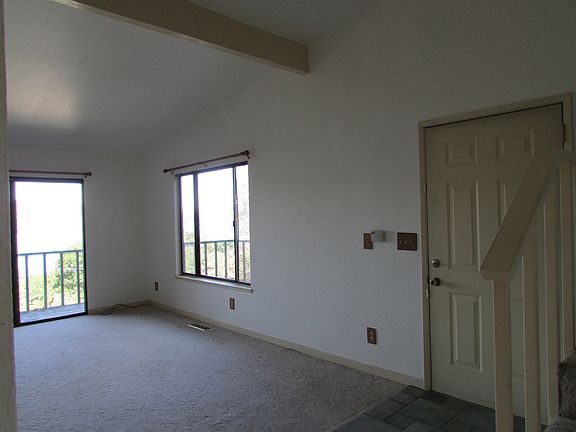 4th image of 3095 Southlake Dr