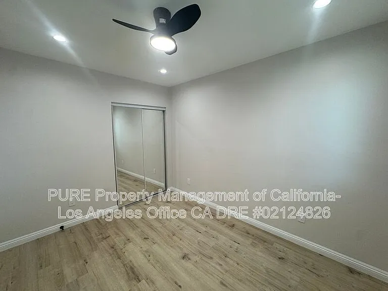 670 W 2nd St #1/2 — Photo 5