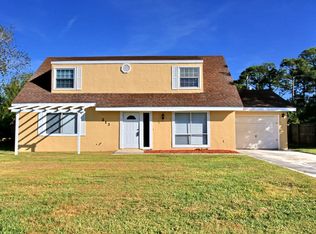 213 SW Crescent Ave, Port Saint Lucie, FL 34984