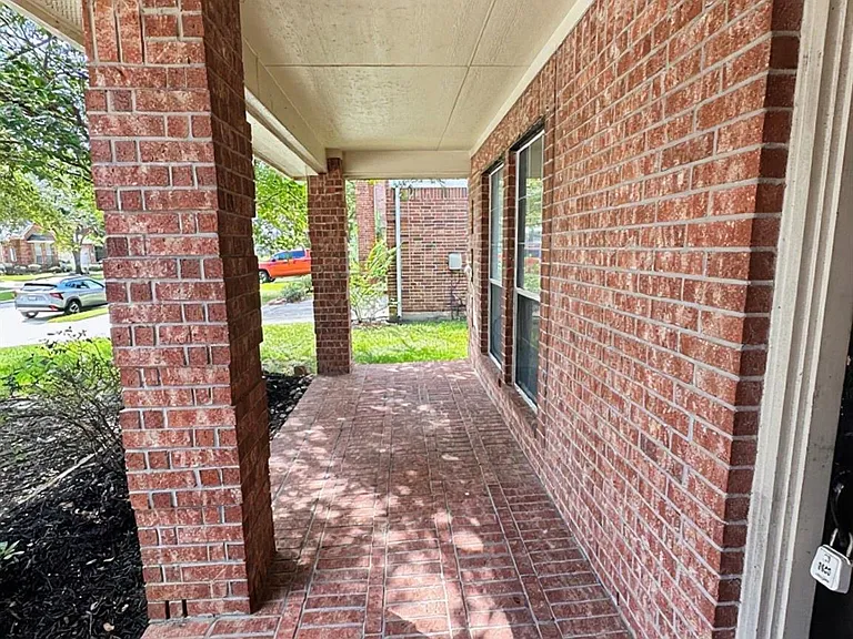 19523 Country Mountain Ct — Photo 3