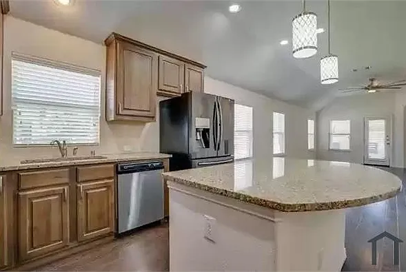 1412 Rose Bud Ct — Photo 10