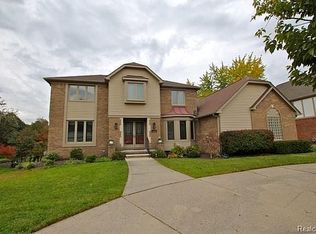 25325 Rutledge Xing, Farmington Hills, MI 48335
