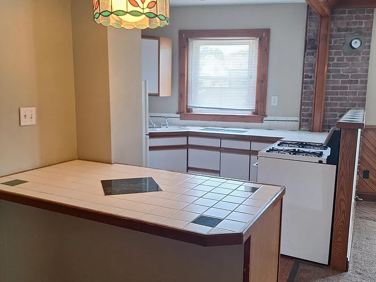 3179 N High St #1 — Photo 2
