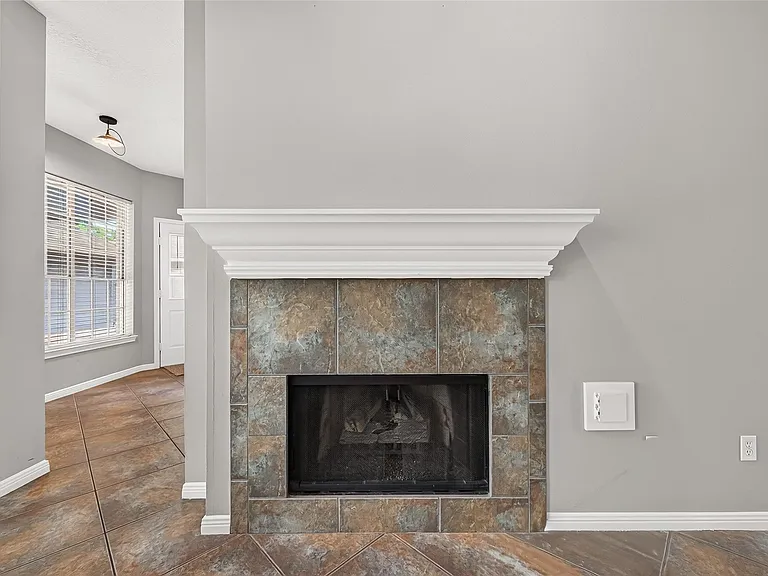 2106 Avenida La Quinta St — Photo 12