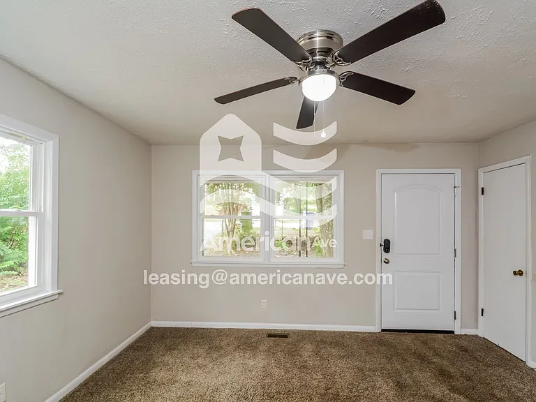 632760_002_wm_-_living_room_13156049.jpg