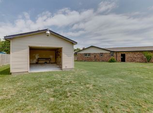 455 S Fairhaven Rd, Wichita, KS 67209