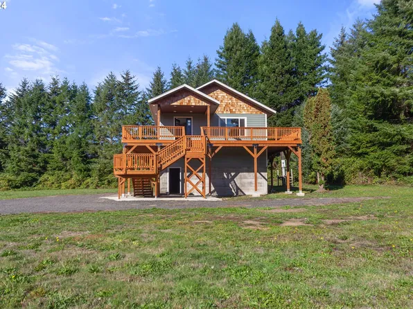 250 Burchard Dr, Scottsburg, OR 97473
