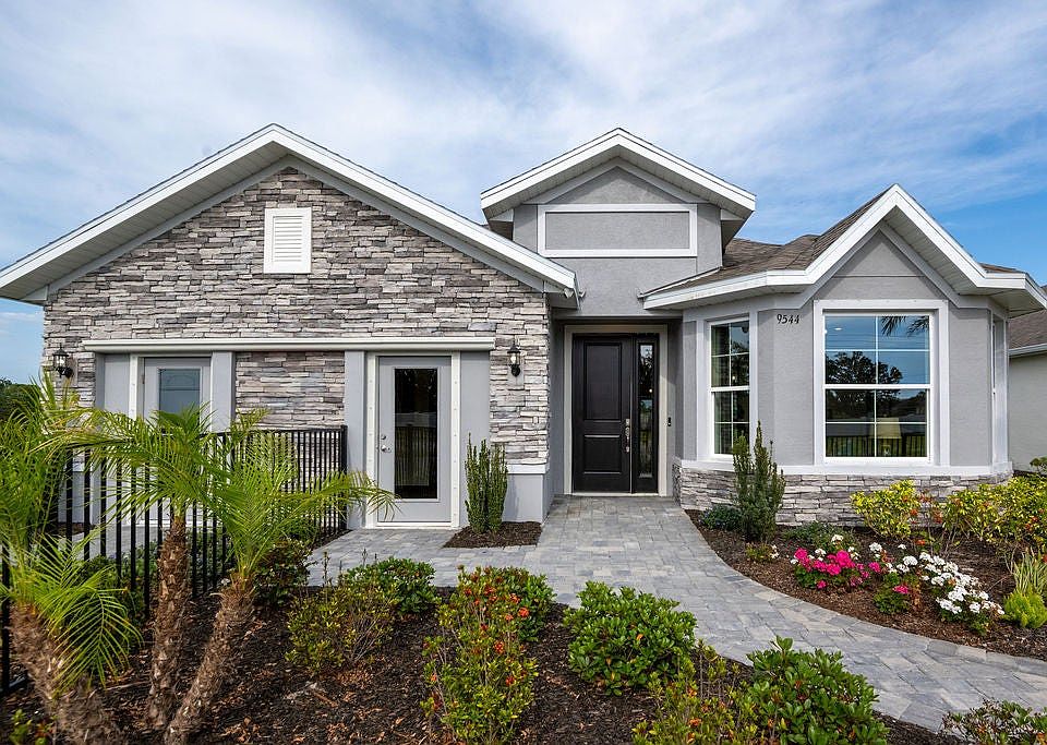 Hampton II Exterior