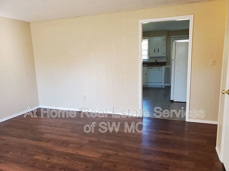 521 E Downing St #A — Photo 3