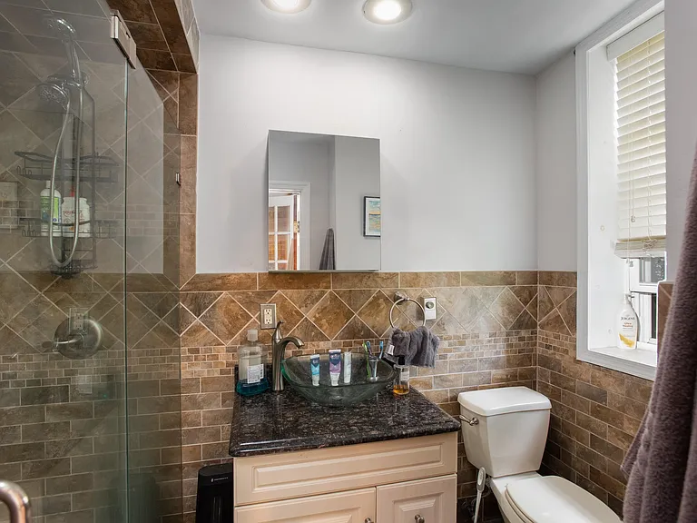 222 Willow Ave #2A — Photo 9