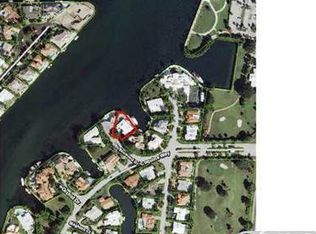 879 Buttonwood Dr, Boca Raton, FL 33432