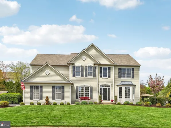 3 Eagleton Farm Rd, Newtown, PA 18940