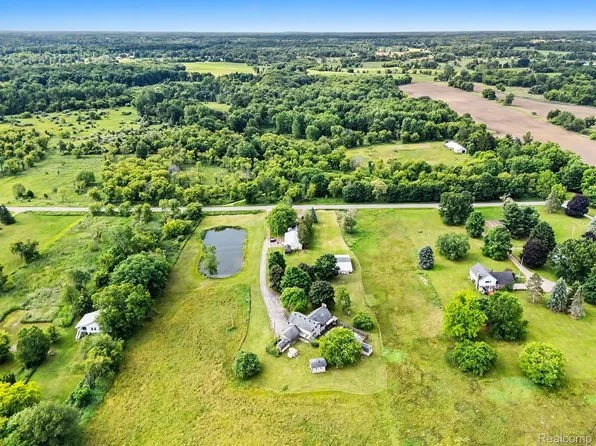 8751 Bath Rd, Byron, MI 48418