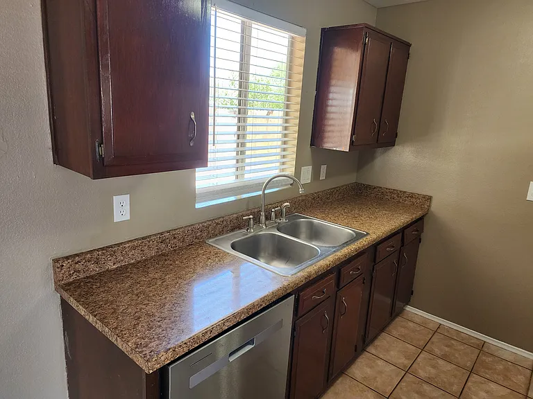 2410 S Rose Peak Dr — Photo 9