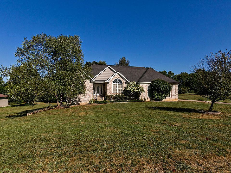 1st image of 220 Lanter Ln