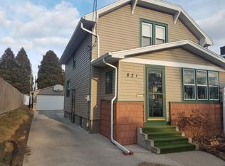 821 S 25th St, Manitowoc, WI 54220