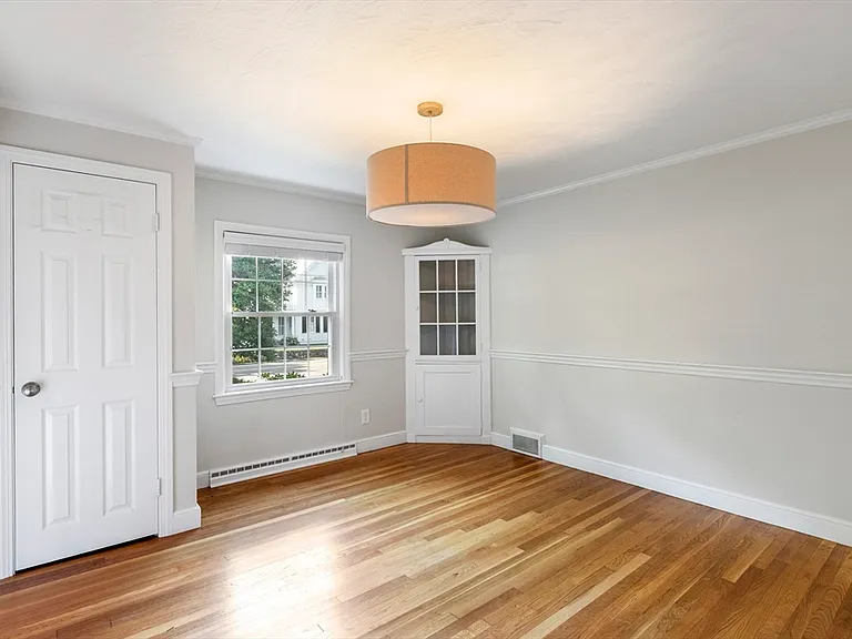 216 Claybrook Rd — Photo 8