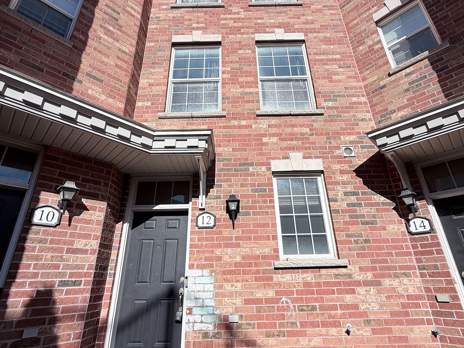 3 bed, $3,500 — Photo 1