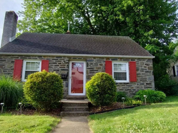 32 Neeld Ln, Aston, PA 19014