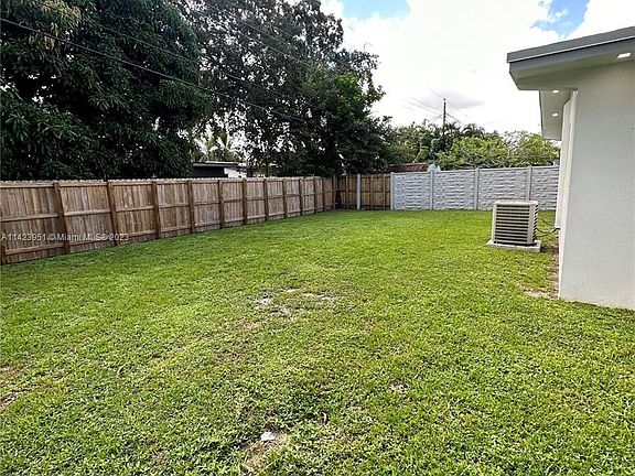 4th image of 2507 Island Dr