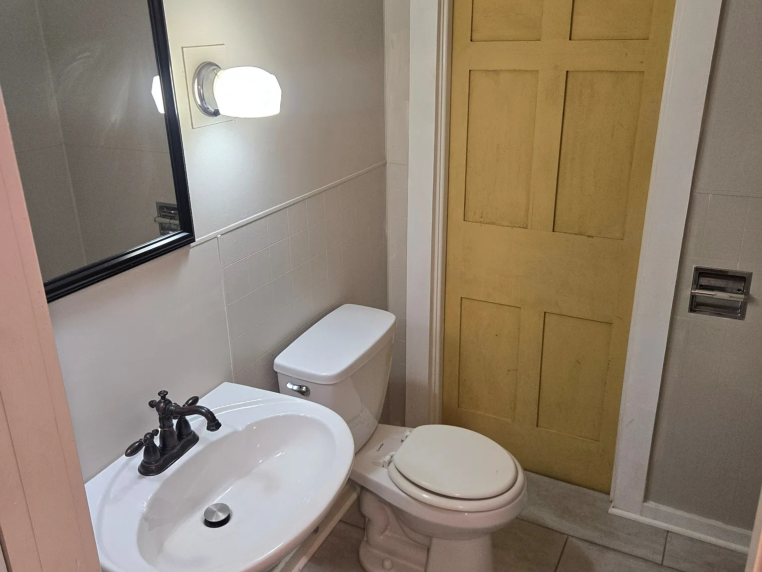 3 bed, 1.5 bath, 1600 sqft, $1,800 — Photo 4