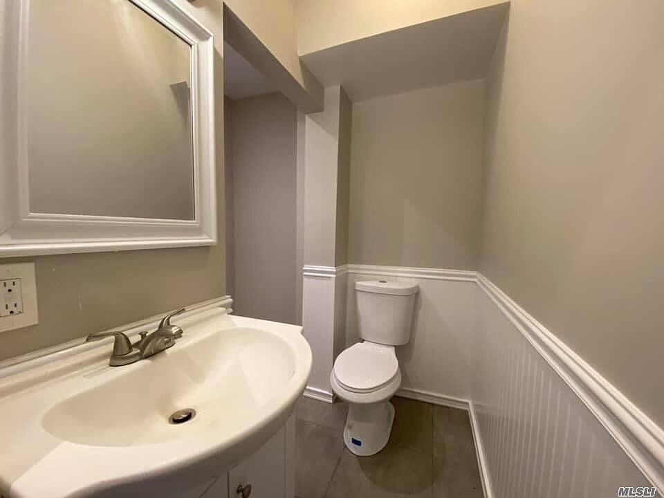 2nd image of 201 Higbie Ln #A