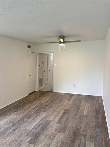 8600 International Ct — Photo 4
