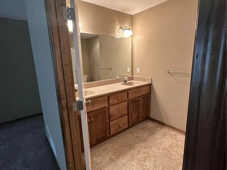 505 NW Highcliffe Dr — Photo 27