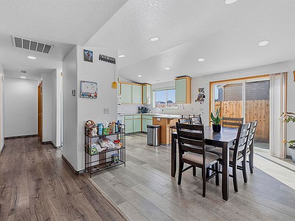 5th image of 316 Center Ridge Dr