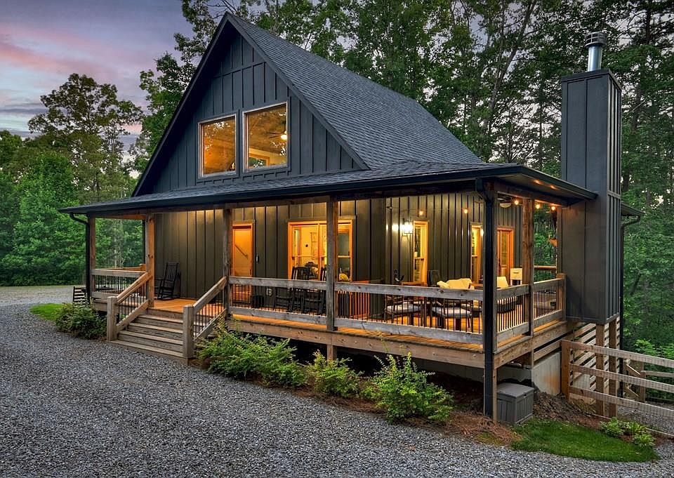 1st image of 270 Wild Oaks Way