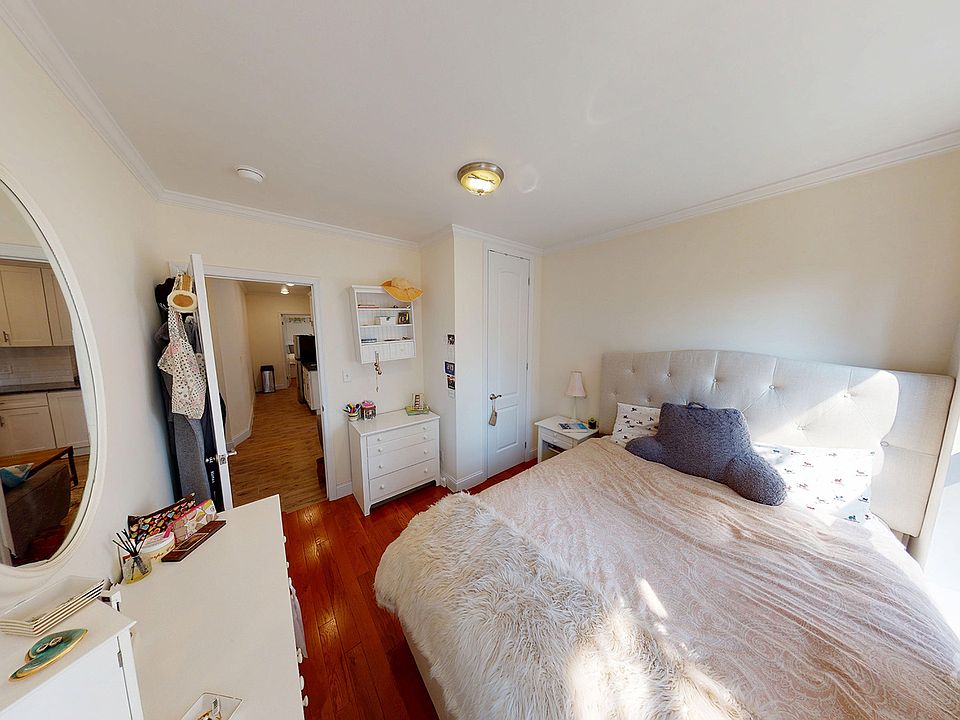 1st image of 301 E 85th St #17A