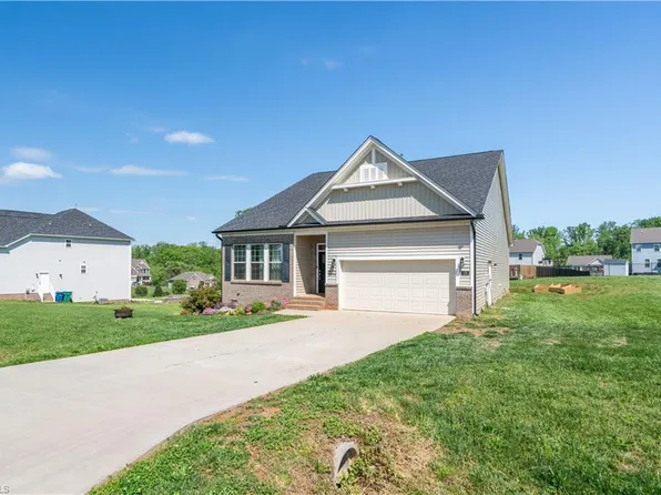 125 Windrush Ct, Stokesdale, NC 27357