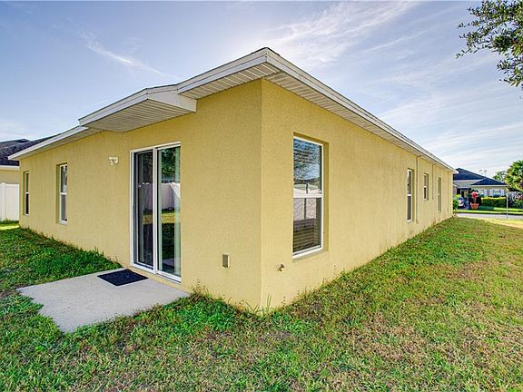 5th image of 1923 Acacia Dr