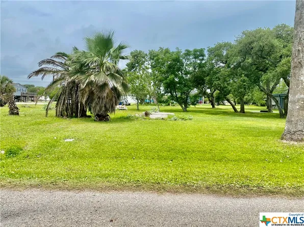 5 W Monroe Ave, Pt O Connor, TX 77982