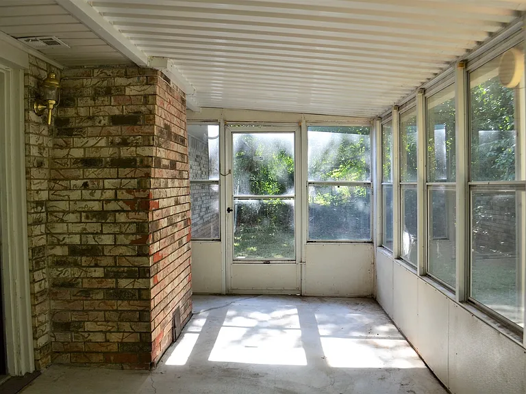 11 Rock Holw — Photo 1