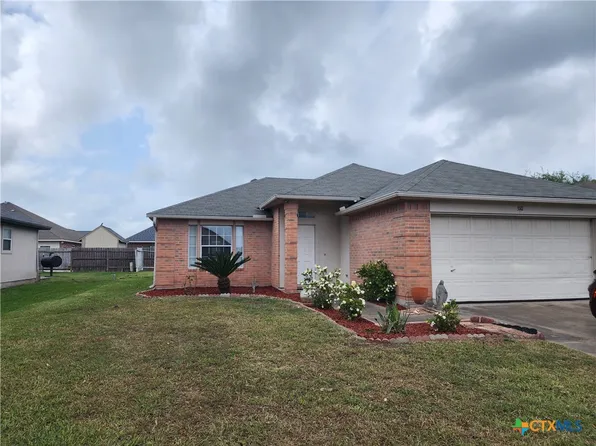 310 Rouen Dr, Port Lavaca, TX 77979